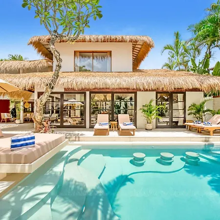 Villa Aurora - Private 6 Bdr Villa In Seminyak, Prime Location, Pool & Garden