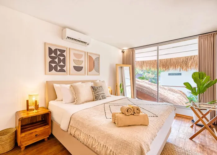Aurora - Private 6 Bdr In Seminyak, Prime Location, Pool & Garden Seminyak (Bali)