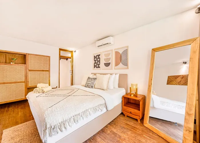 Aurora - Private 6 Bdr In Seminyak, Prime Location, Pool & Garden Villa