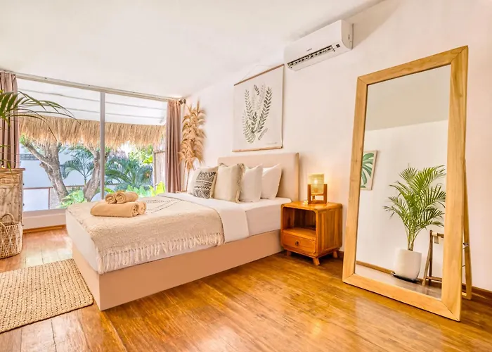Aurora - Private 6 Bdr In Seminyak, Prime Location, Pool & Garden Villa *