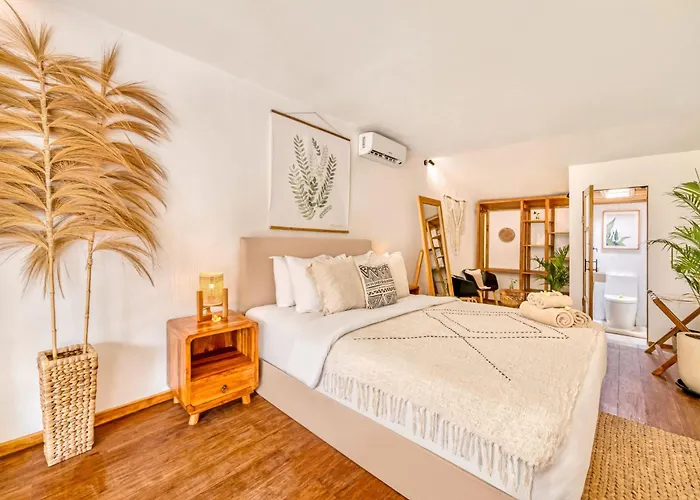 Aurora - Private 6 Bdr In Seminyak, Prime Location, Pool & Garden * Seminyak (Bali)
