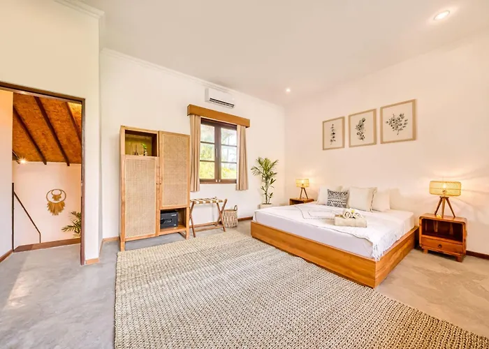 Aurora - Private 6 Bdr In Seminyak, Prime Location, Pool & Garden Villa