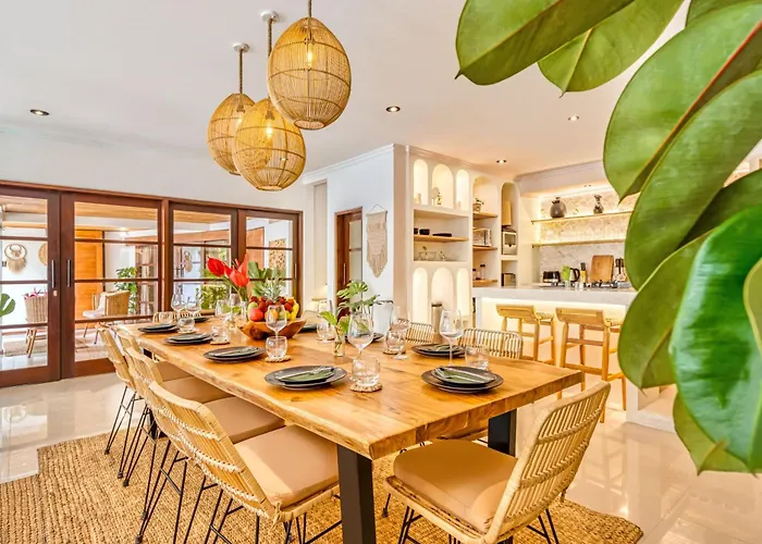 Villa Aurora - Private 6 Bdr In Seminyak, Prime Location, Pool & Garden