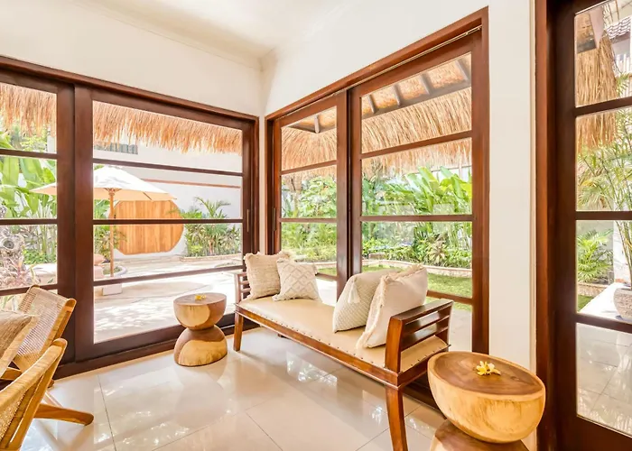 Aurora - Private 6 Bdr In Seminyak, Prime Location, Pool & Garden