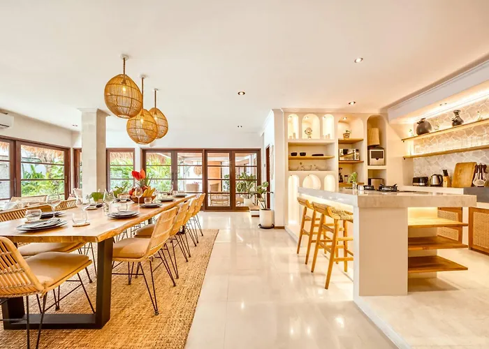 Villa Aurora - Private 6 Bdr In Seminyak, Prime Location, Pool & Garden *