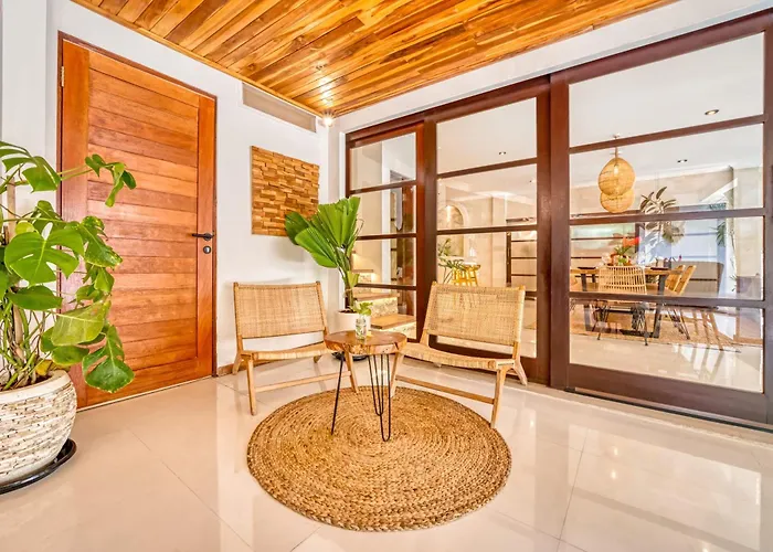 Villa Aurora - Private 6 Bdr In Seminyak, Prime Location, Pool & Garden Seminyak (Bali)