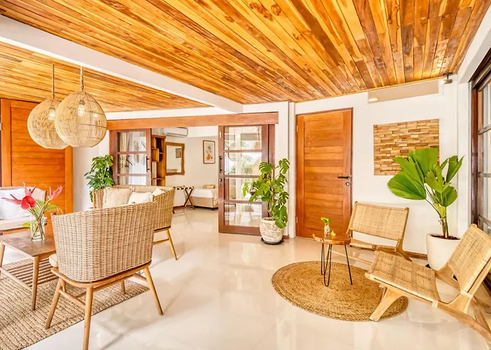 Aurora - Private 6 Bdr In Seminyak, Prime Location, Pool & Garden Seminyak (Bali)
