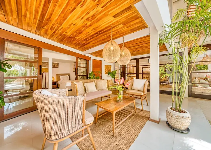 Villa Aurora - Private 6 Bdr In Seminyak, Prime Location, Pool & Garden Seminyak (Bali)