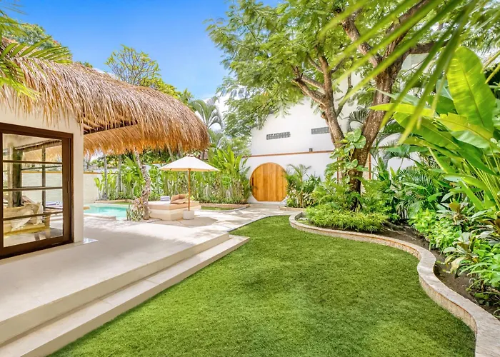 Aurora - Private 6 Bdr In Seminyak, Prime Location, Pool & Garden Seminyak (Bali)