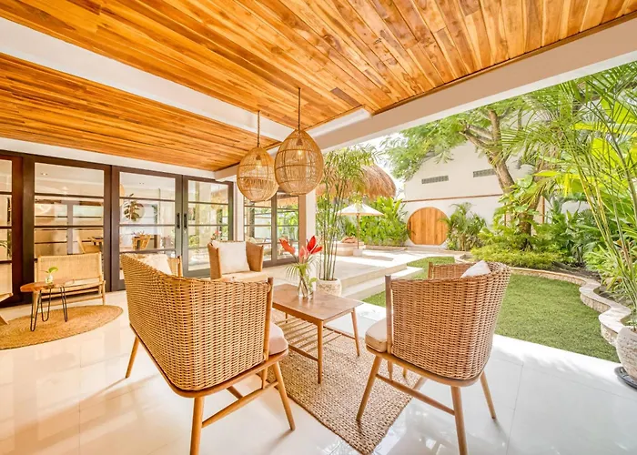Aurora - Private 6 Bdr In Seminyak, Prime Location, Pool & Garden *