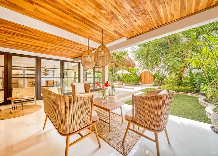 Villa Aurora - Private 6 Bdr In Seminyak, Prime Location, Pool & Garden