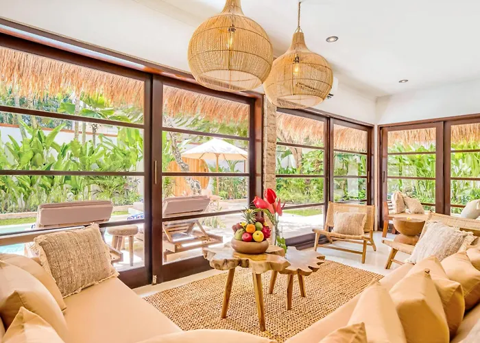 Villa Aurora - Private 6 Bdr In Seminyak, Prime Location, Pool & Garden Seminyak