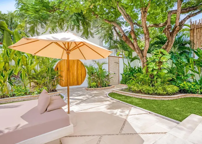 Aurora - Private 6 Bdr In Seminyak, Prime Location, Pool & Garden Villa